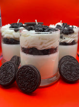 Load image into Gallery viewer, Cookies n&#39; Cream Soy Candle 8oz

